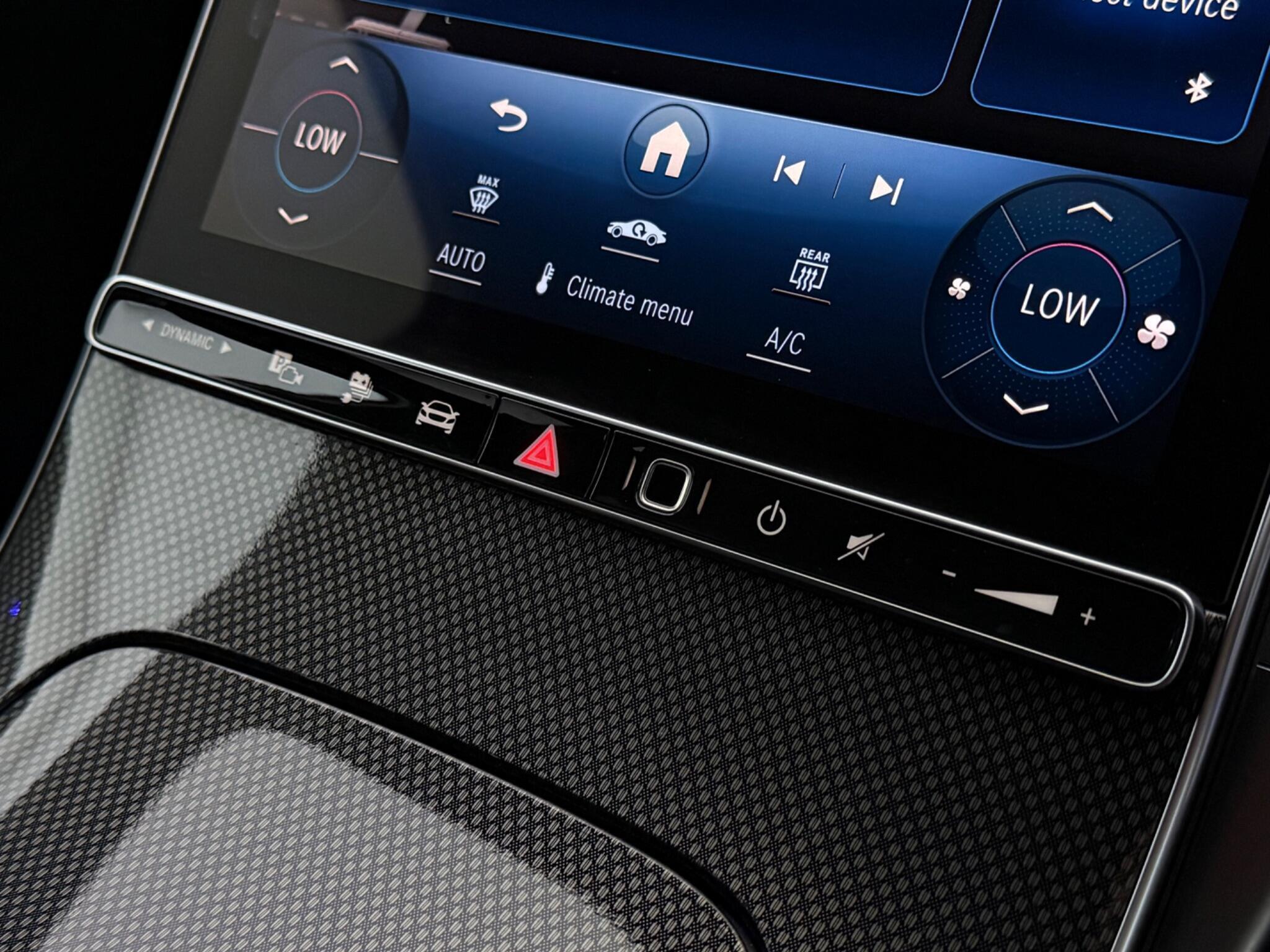 Mercedes-Benz C-Class view 34