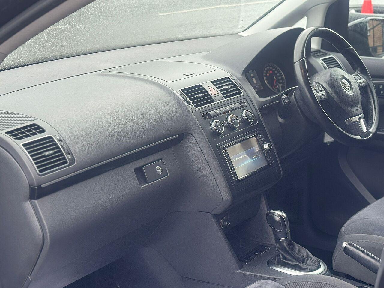 Volkswagen Touran view 24