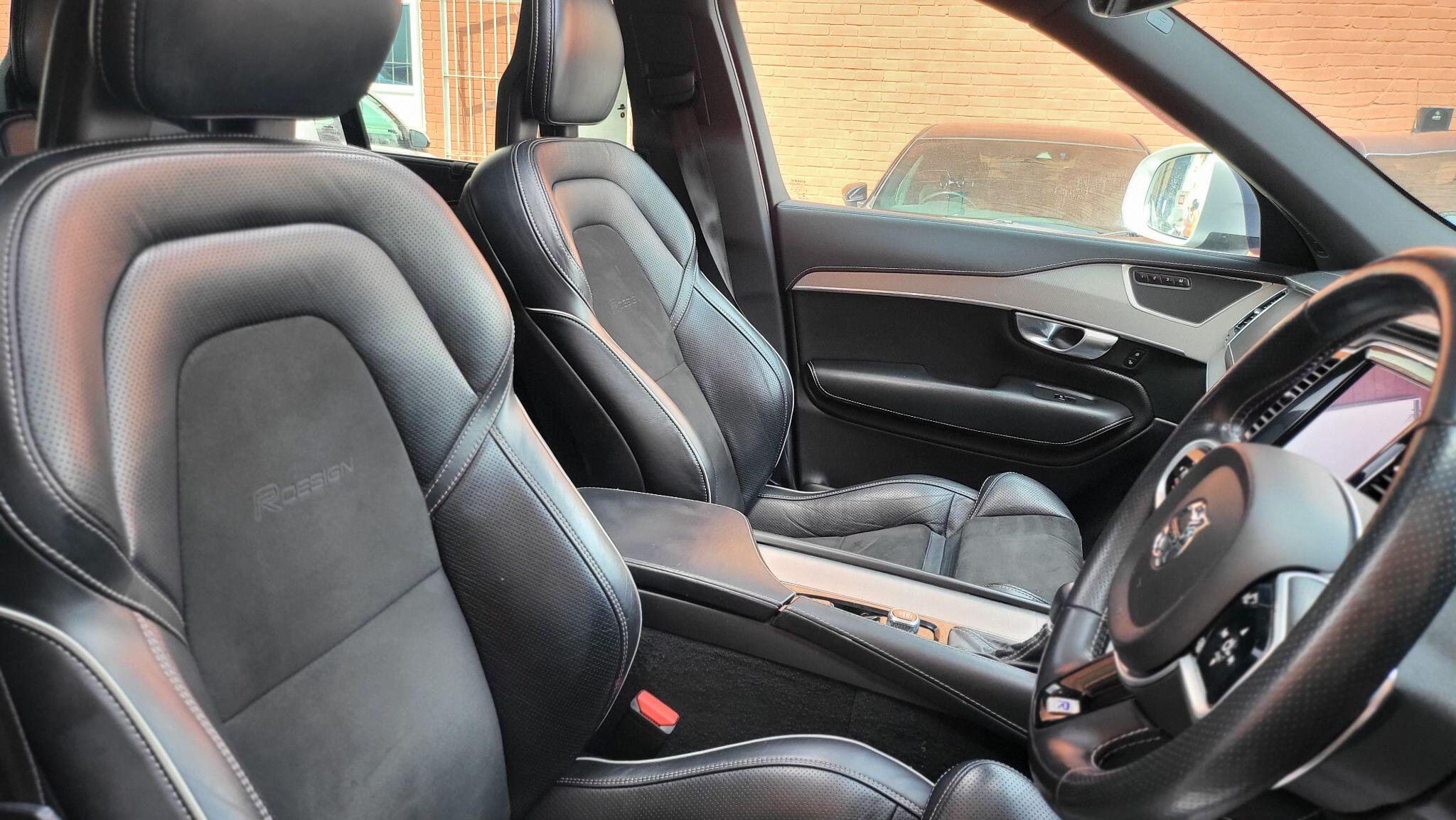 Volvo XC90 view 16