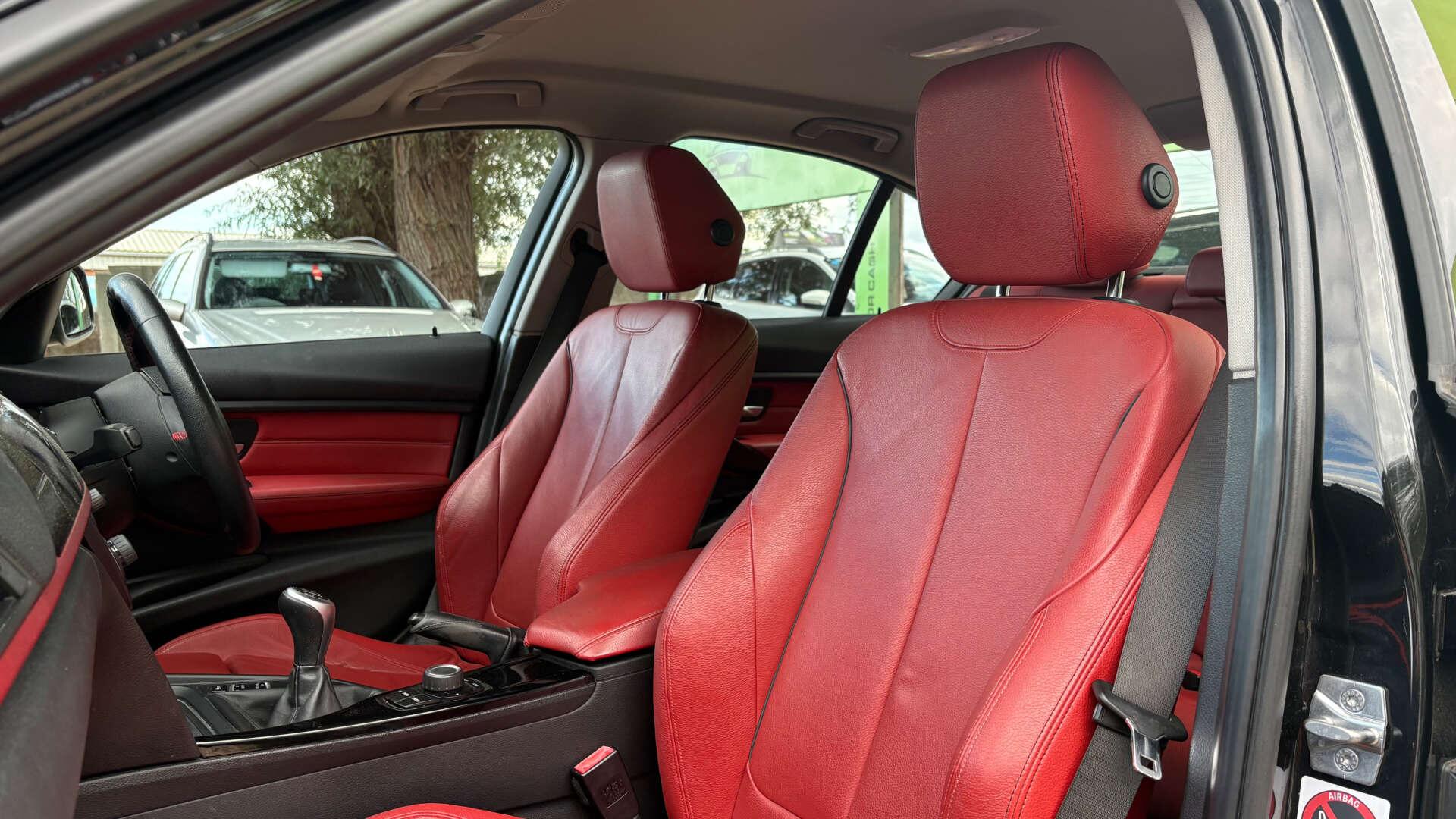 BMW 3 Series view 15