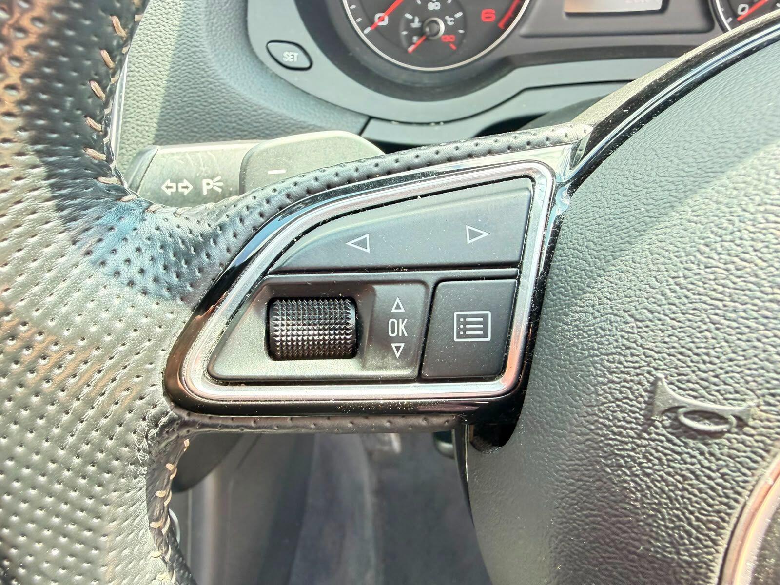 Audi Q3 view 24