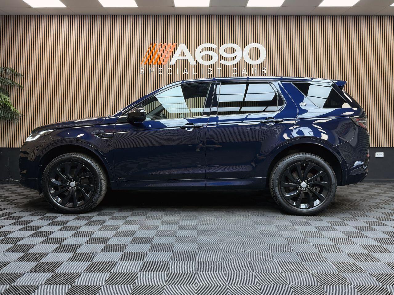 Land Rover Discovery Sport view 4
