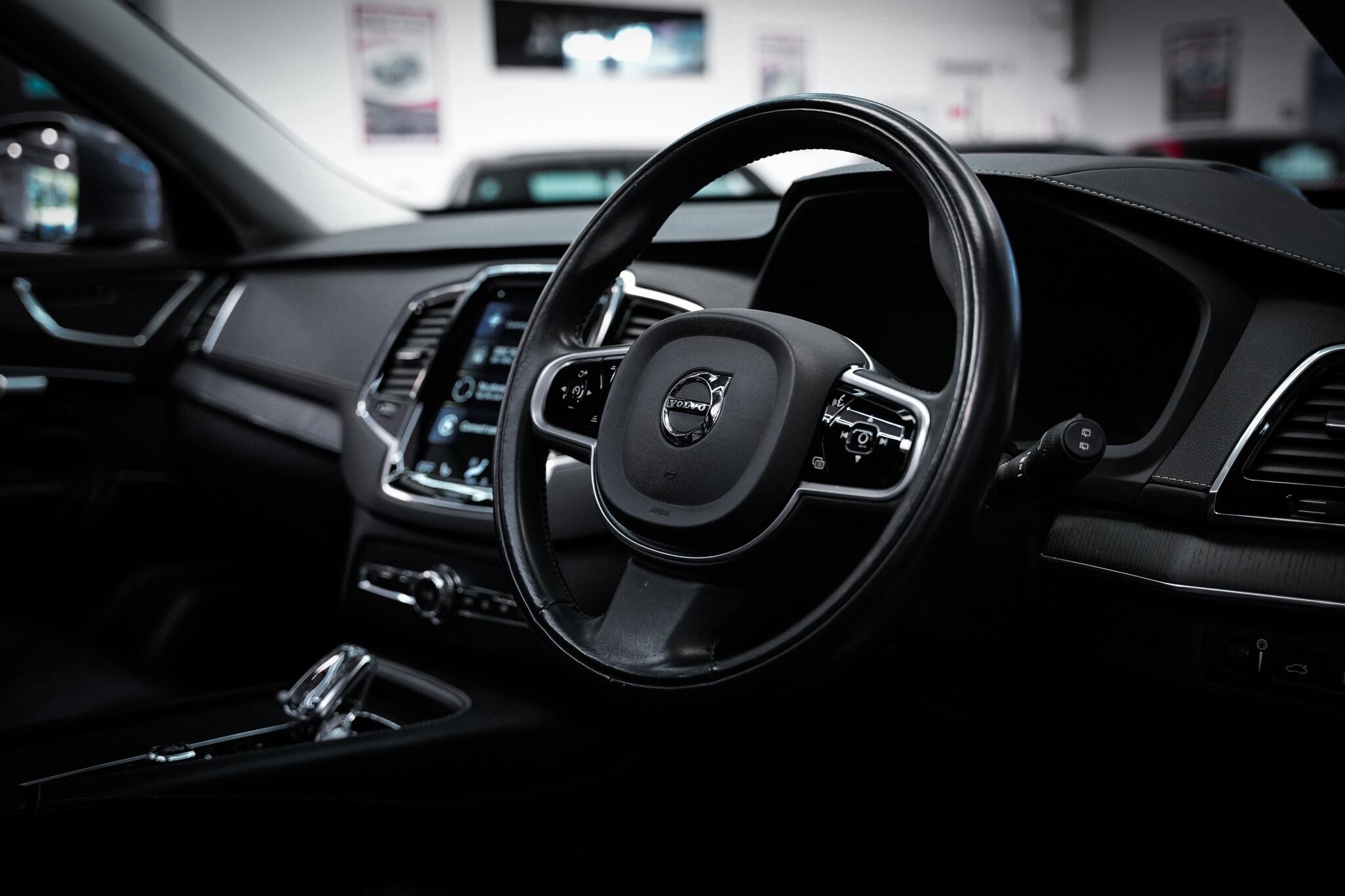 Volvo XC90 view 18