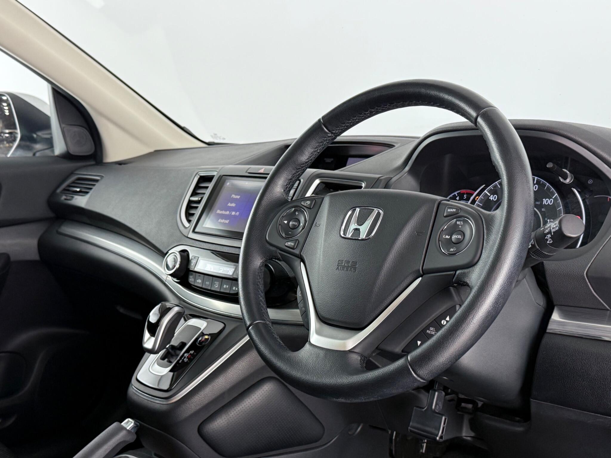 Honda CR-V view 3