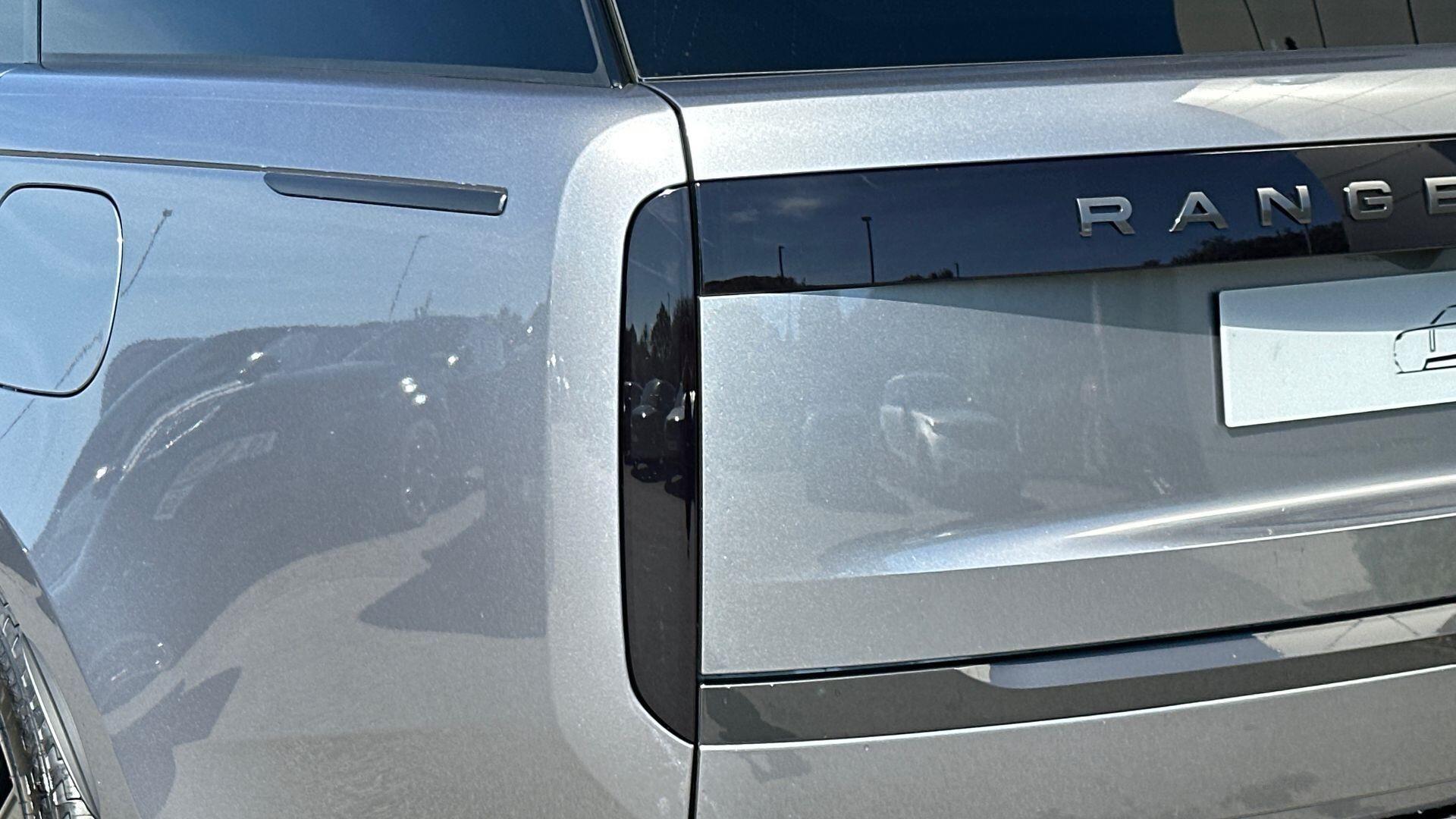 Land Rover Range Rover view 19