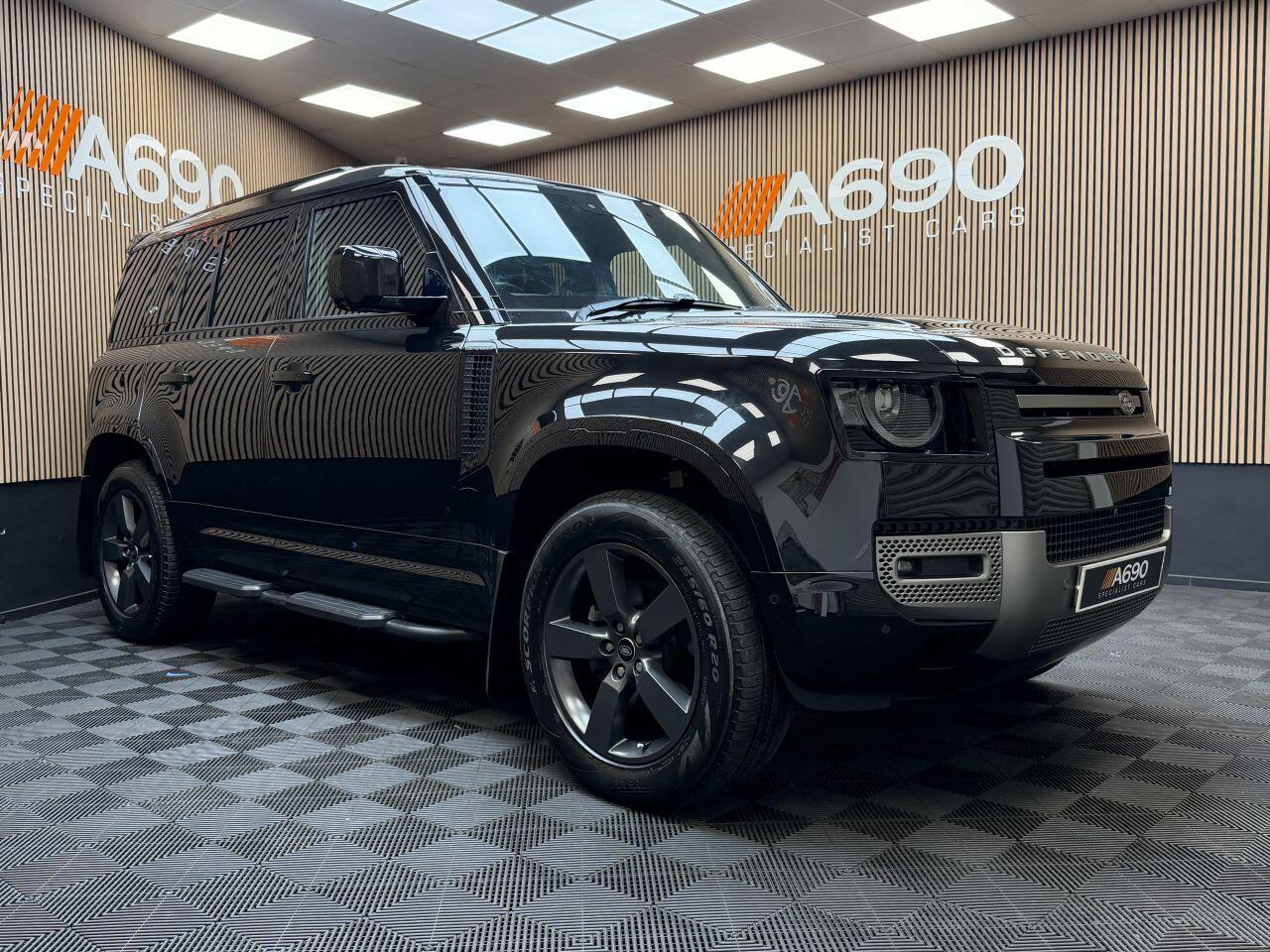Land Rover Defender 110 view 8