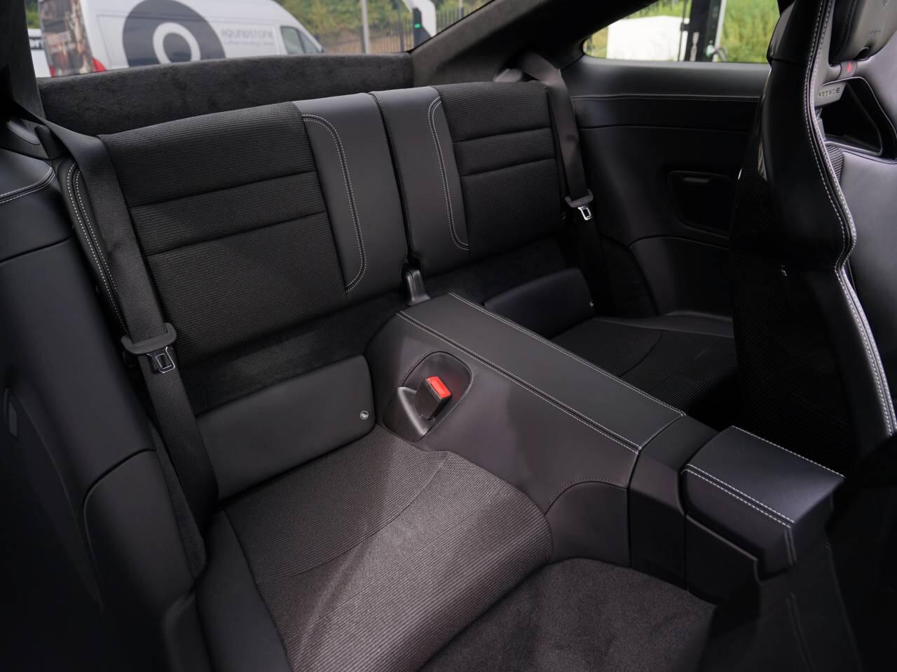 Porsche 911 view 16
