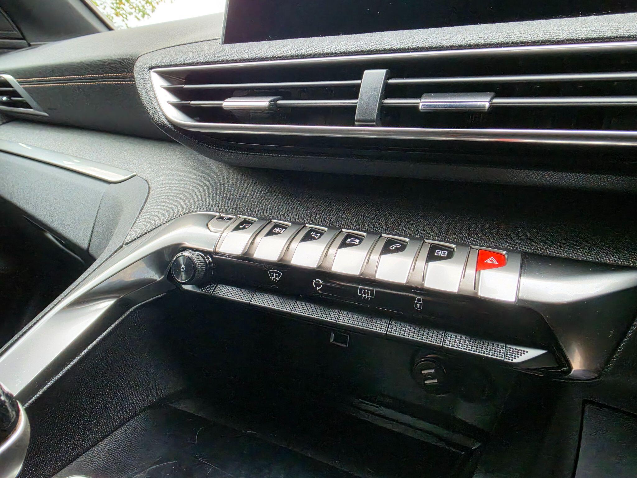 Peugeot 3008 view 23