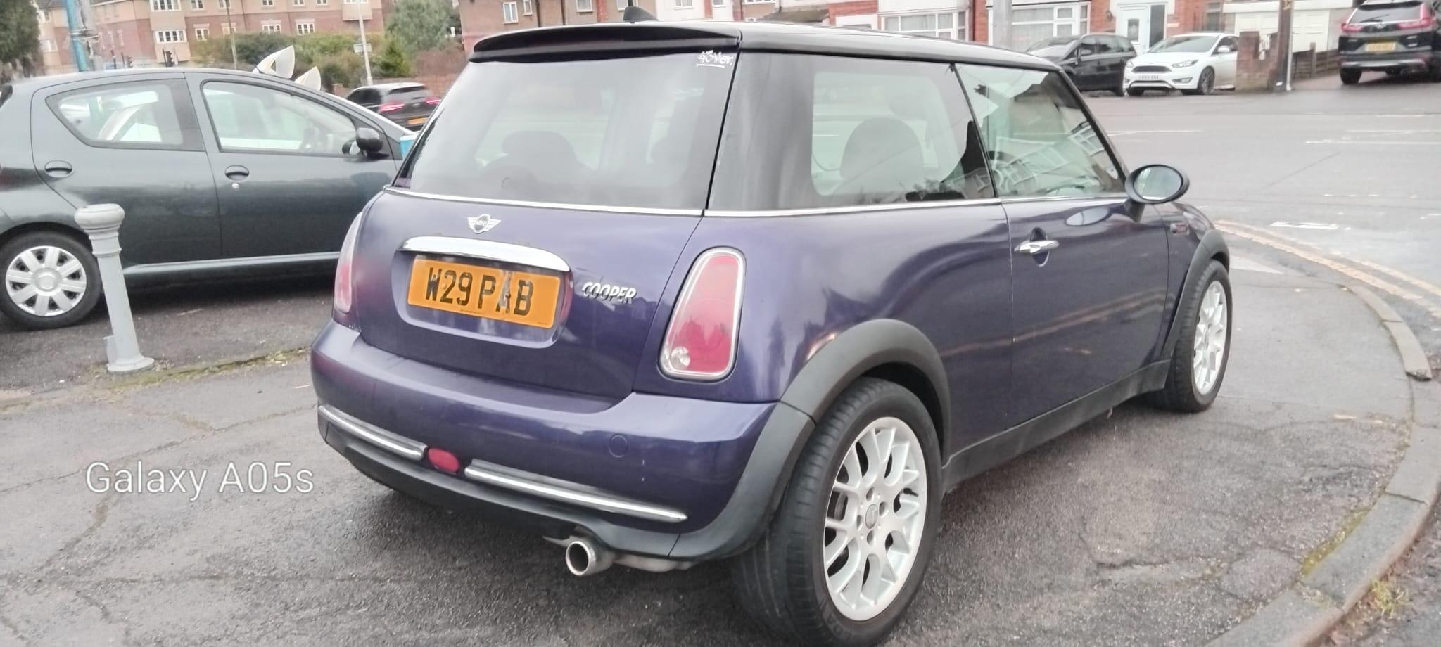 2005 MINI Hatch image 11