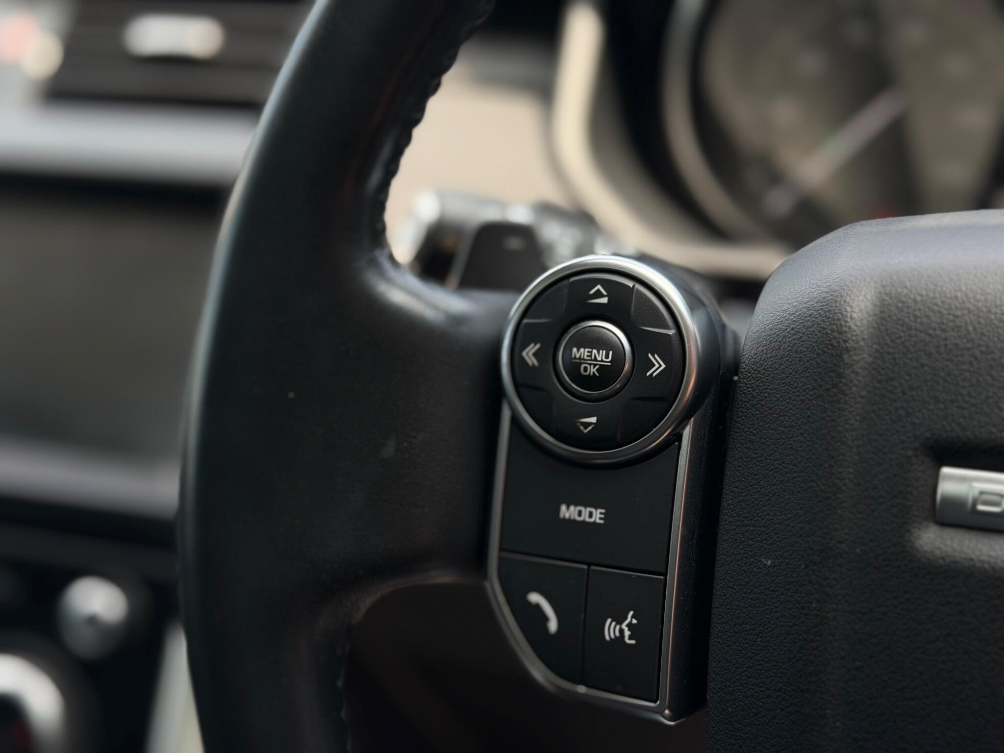 Land Rover Discovery view 28