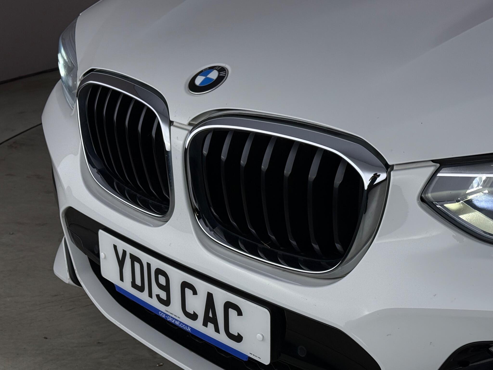BMW X3 view 14