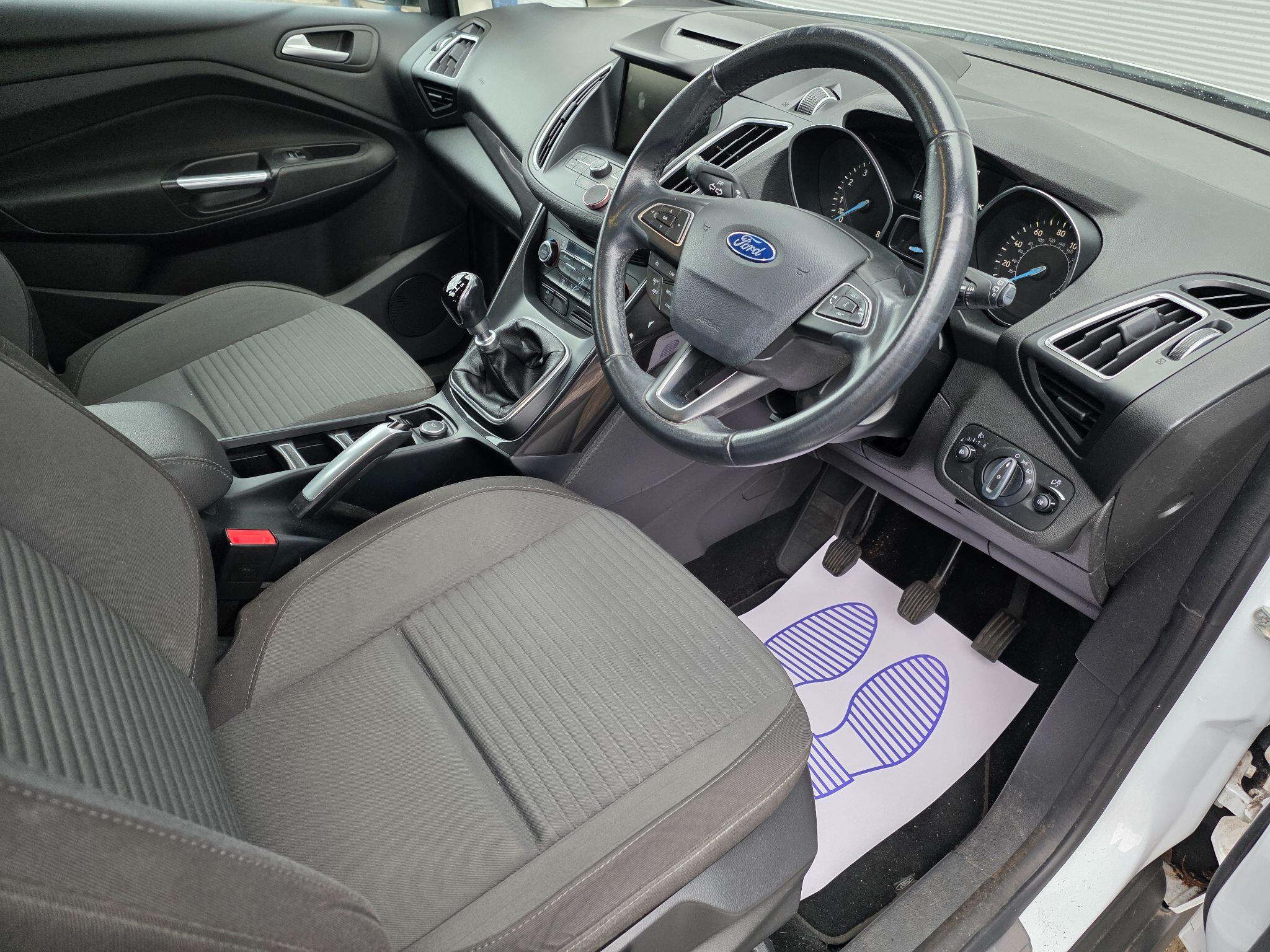 Ford C-Max view 15