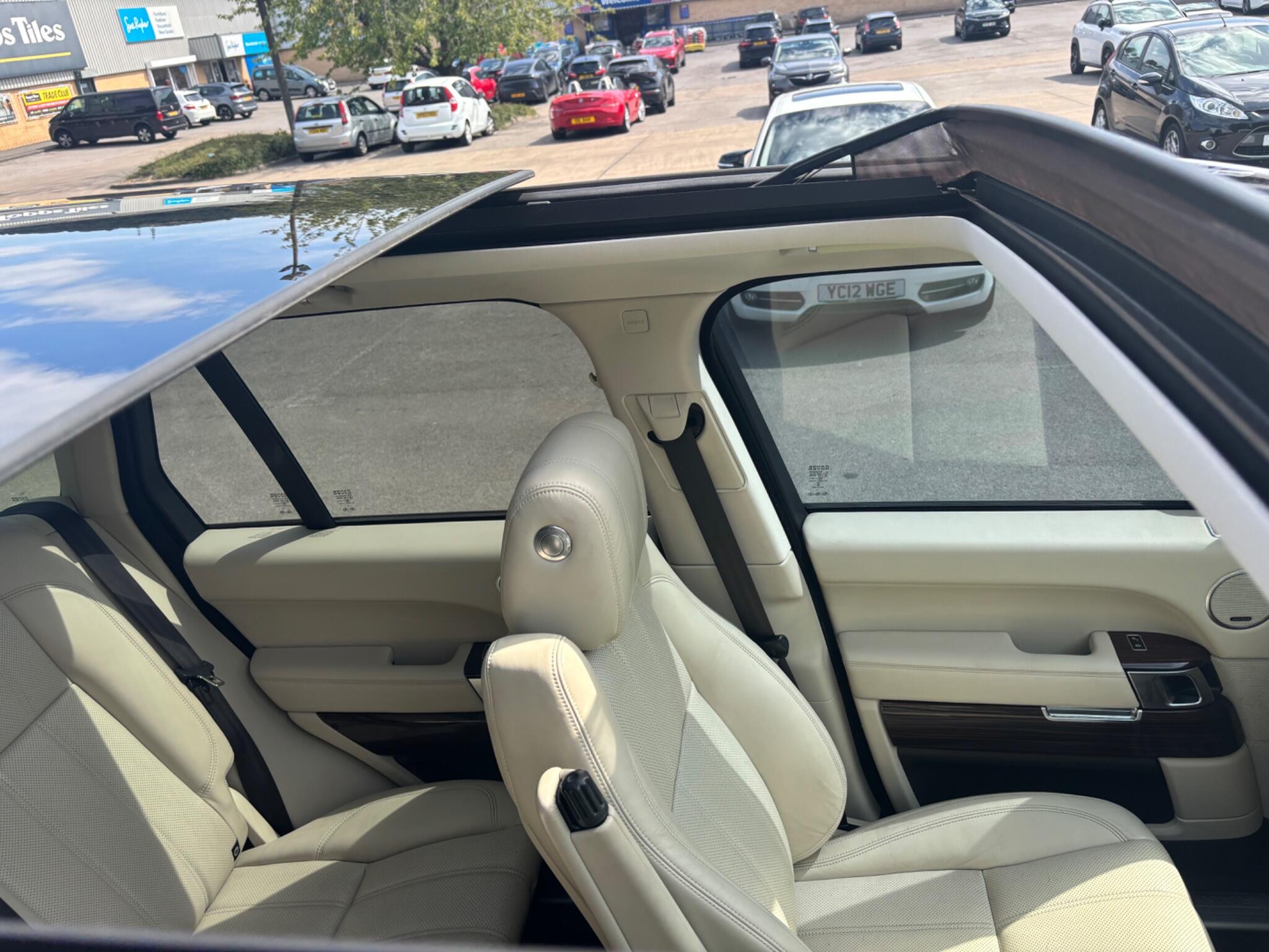 Land Rover Range Rover view 10