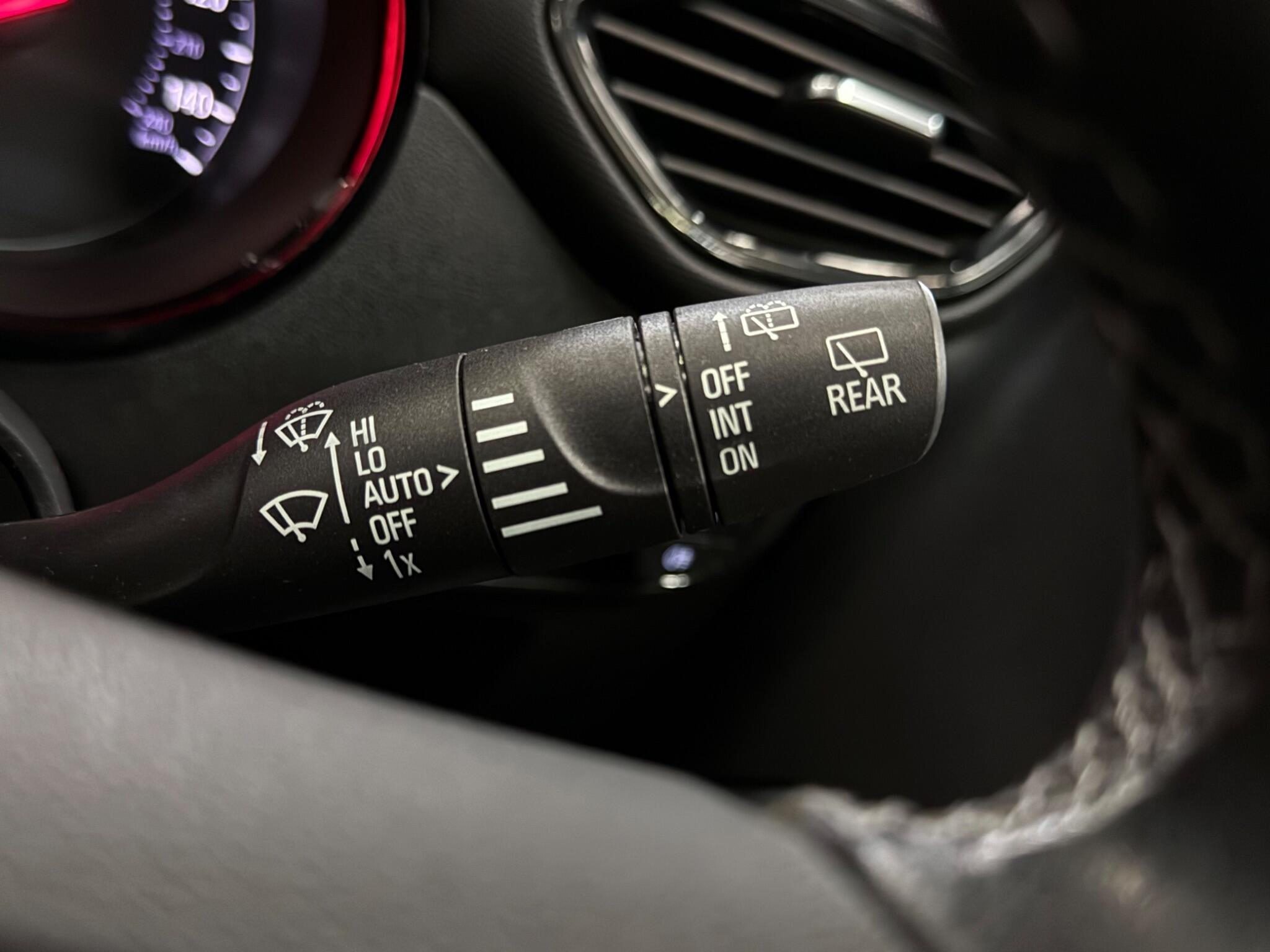 Vauxhall Crossland X view 18