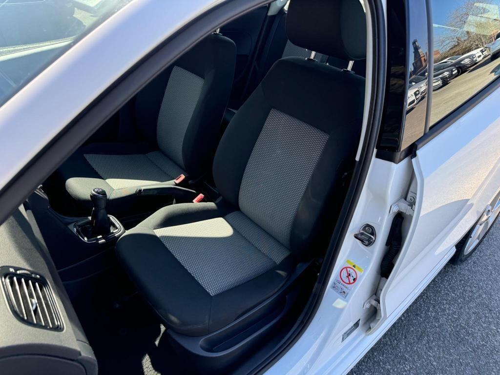 Volkswagen Polo view 17