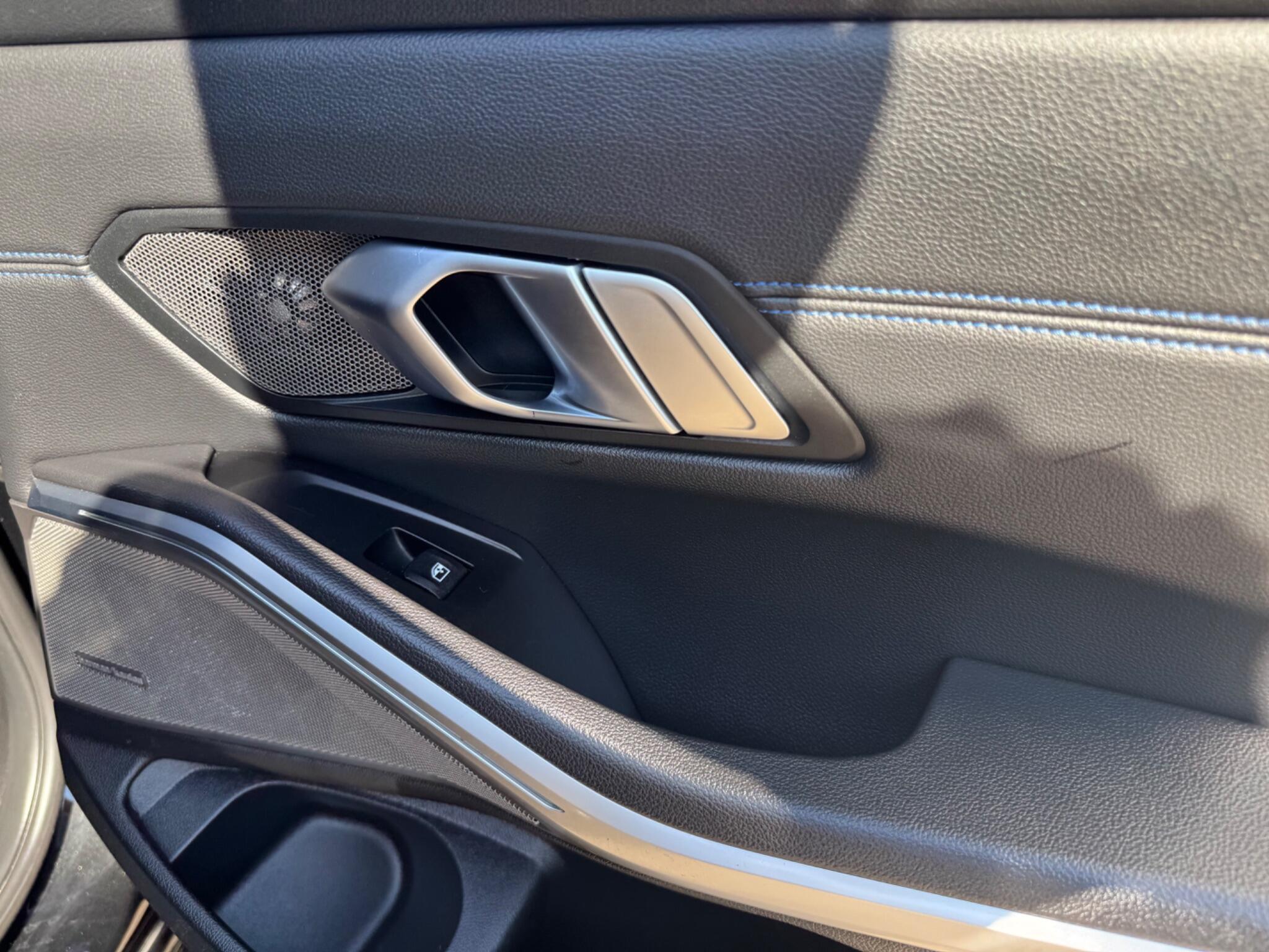 BMW 3 Series view 30