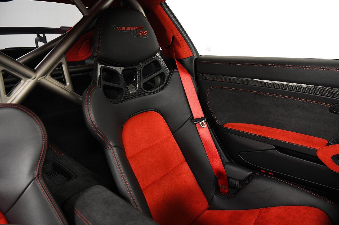 Porsche 911 view 13