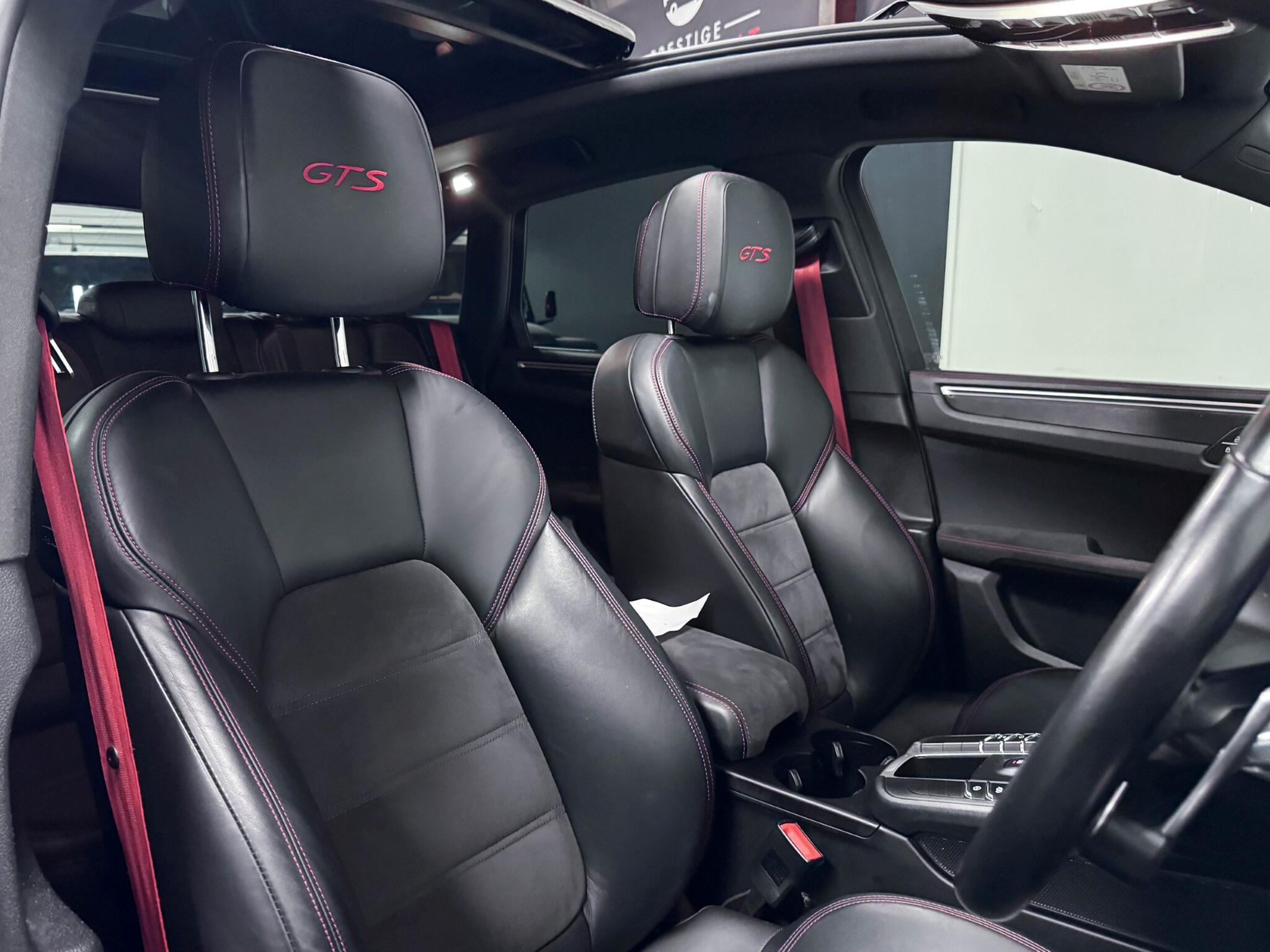 Porsche Macan view 37