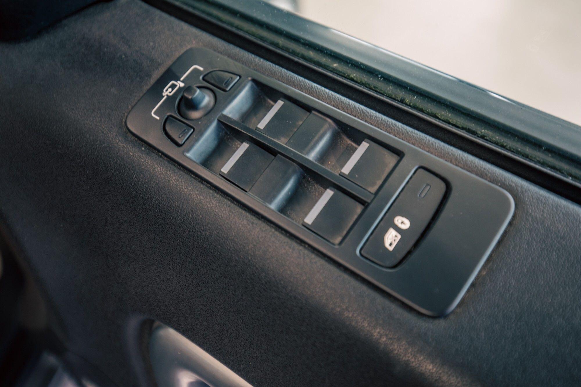 Land Rover Discovery Sport view 11