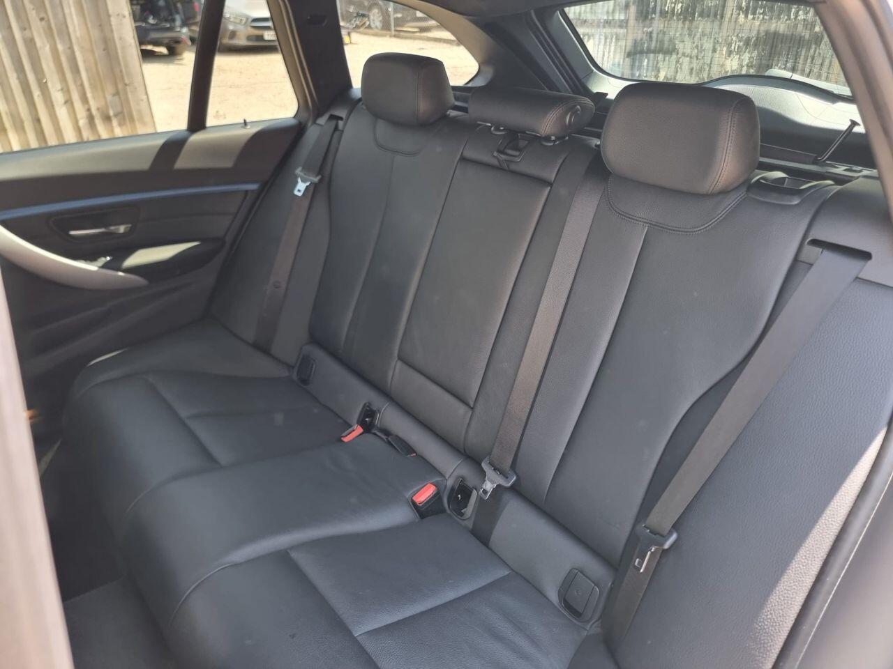 BMW 3 Series view 32