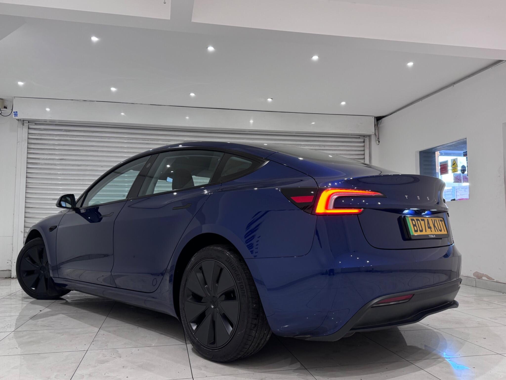 Tesla Model 3 view 5