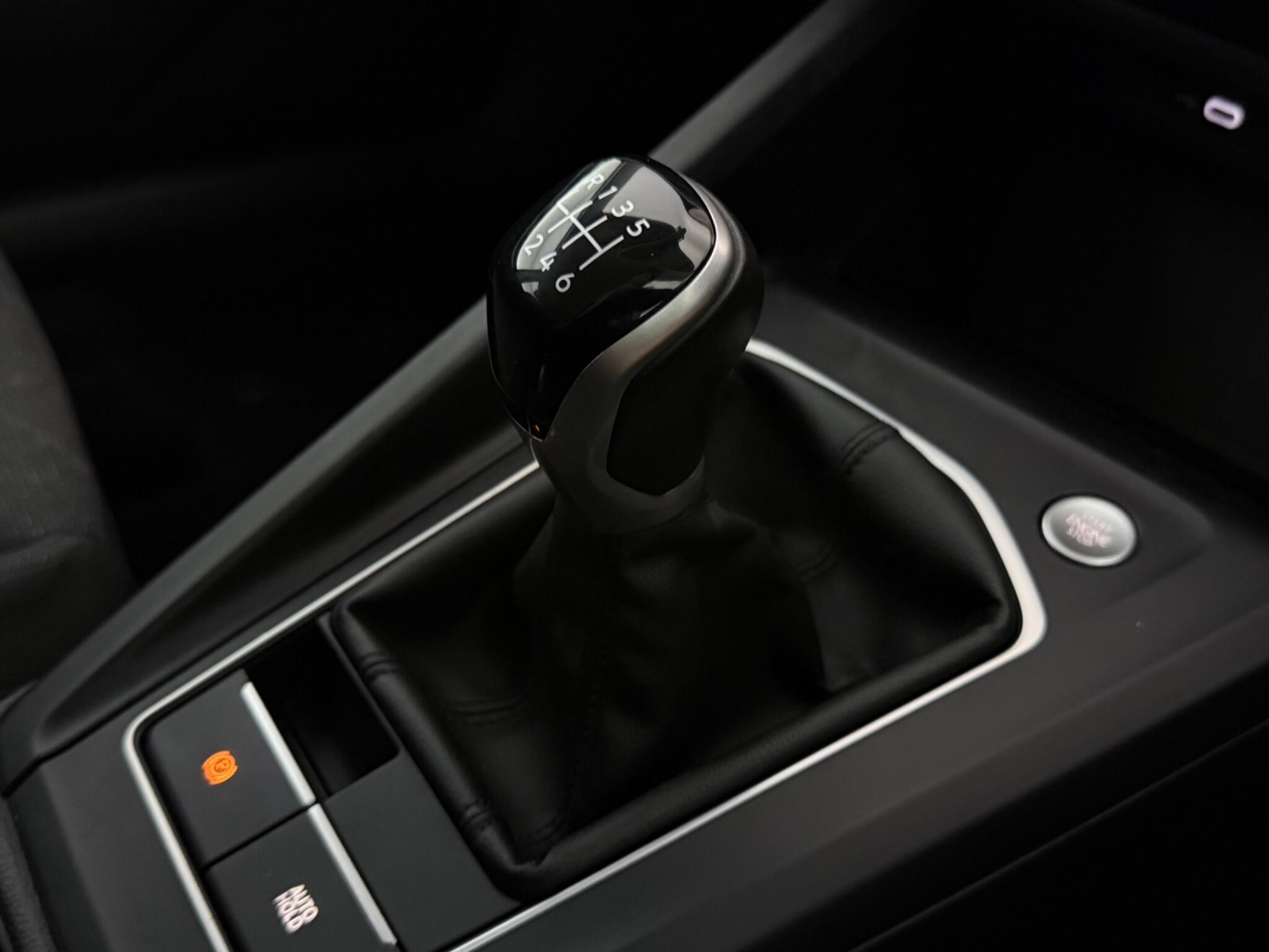 Volkswagen Golf view 20