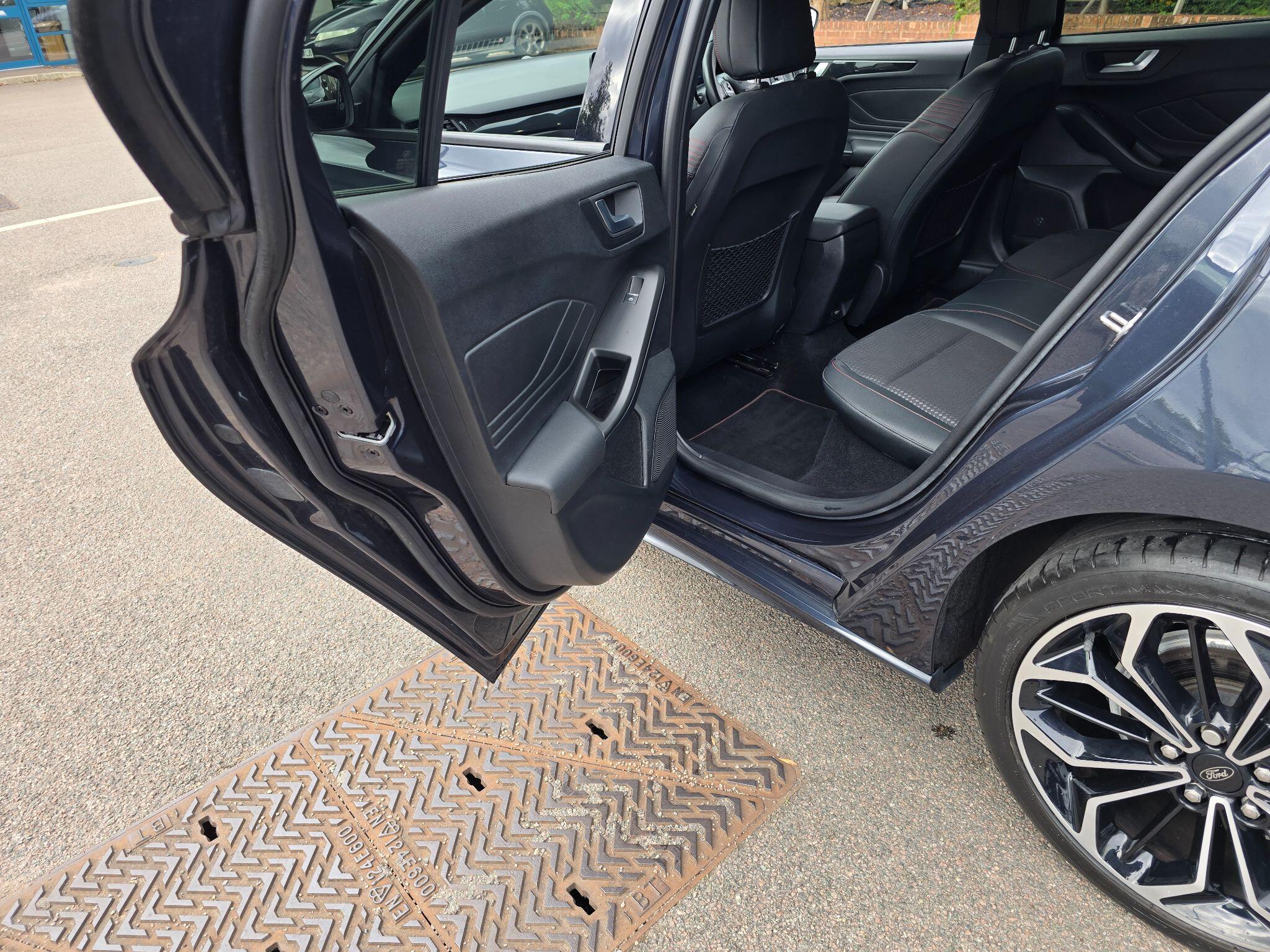 Ford Focus view 51