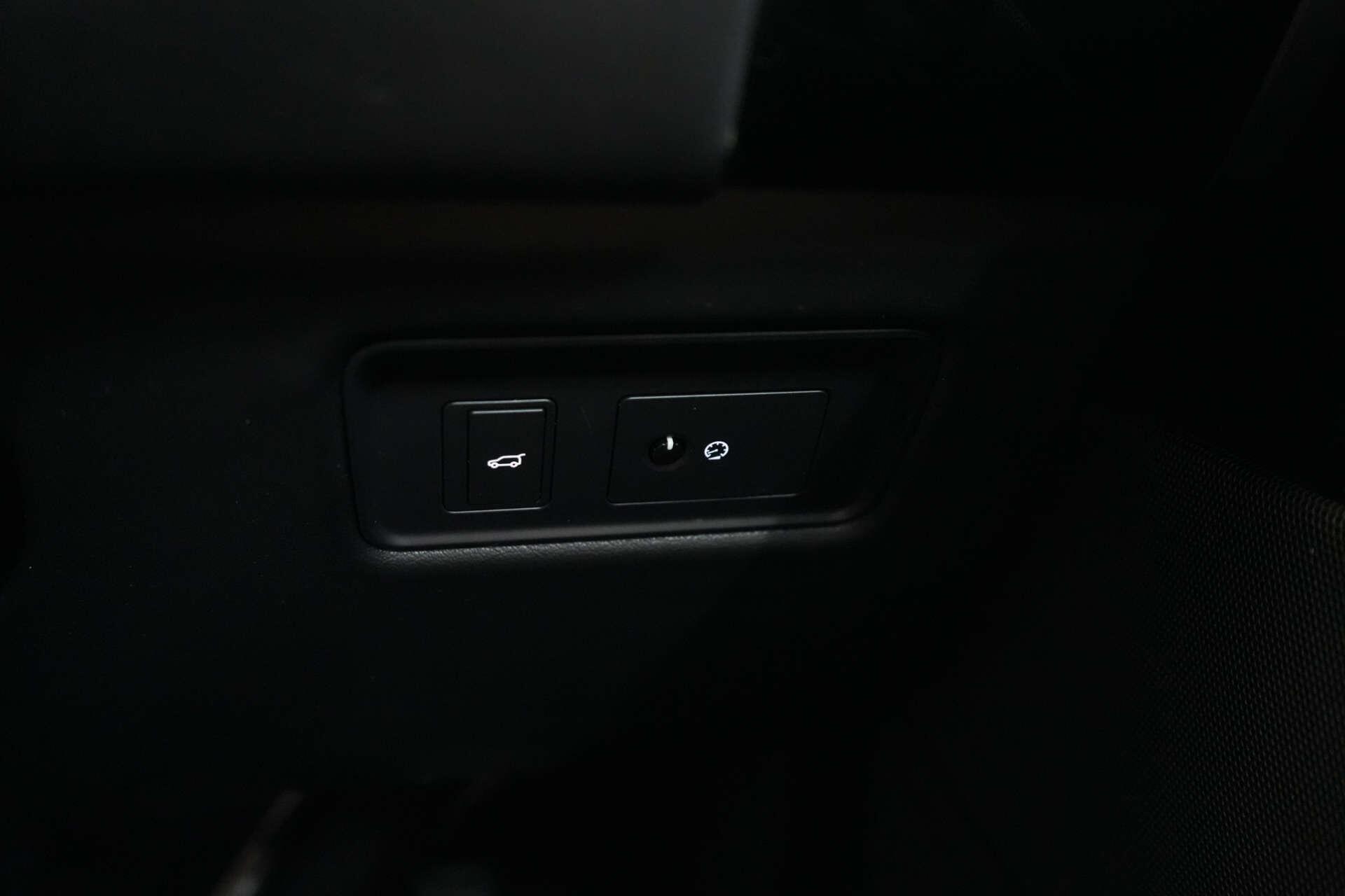 Land Rover Range Rover Sport view 43
