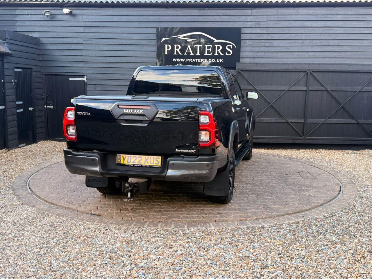 Toyota Hilux view 26