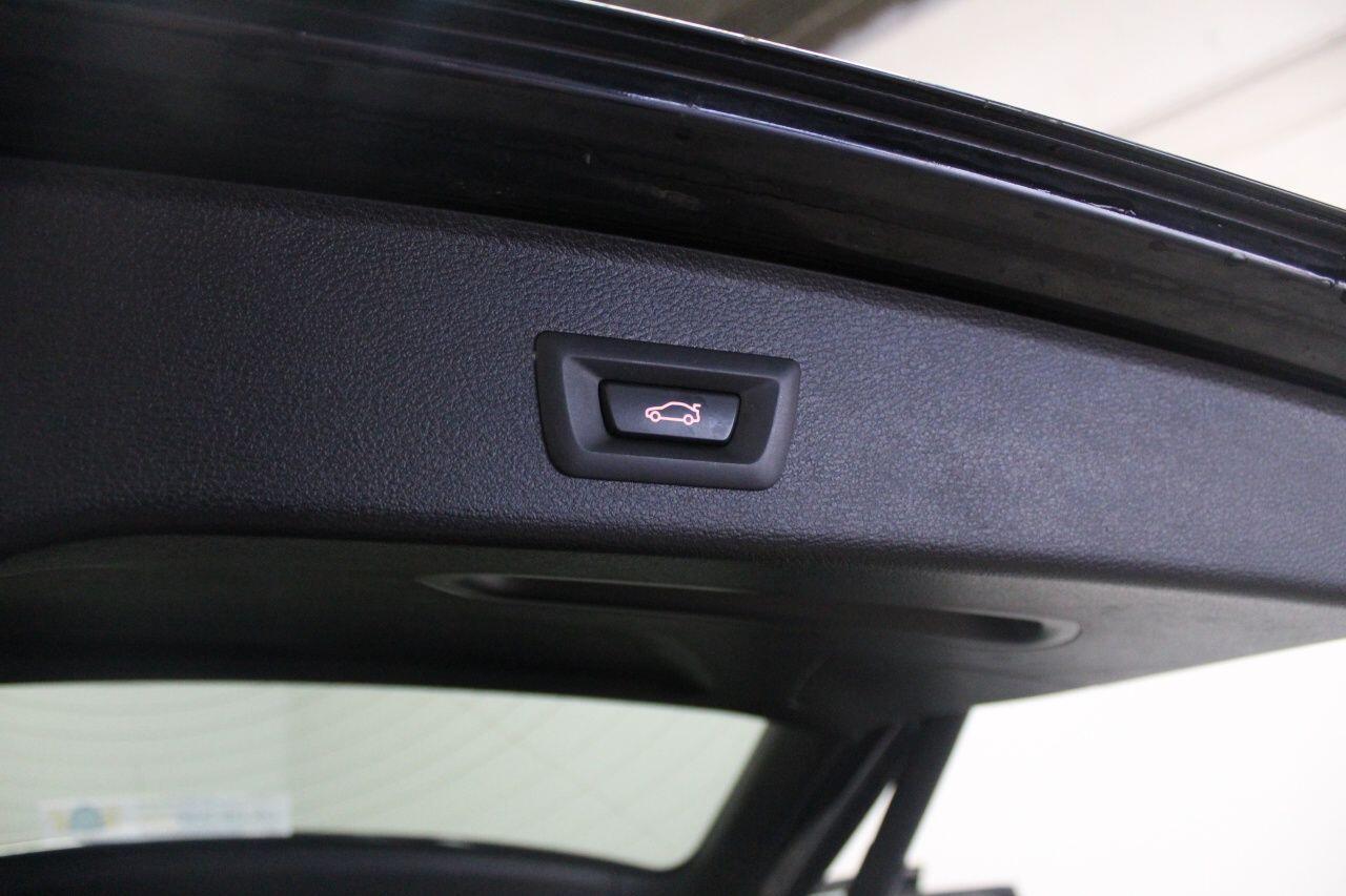 BMW X3 view 24