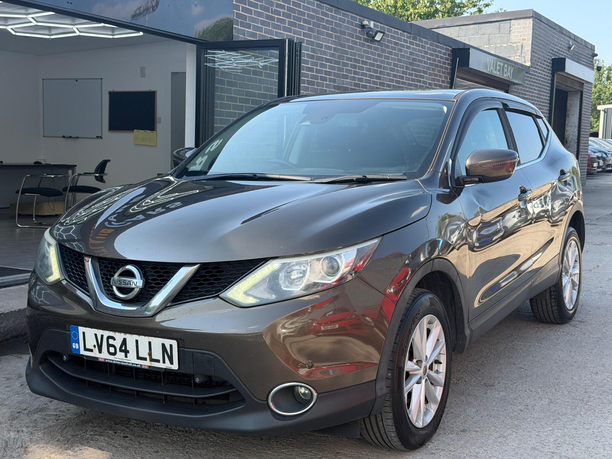 2014 Nissan Qashqai in Beige for sale