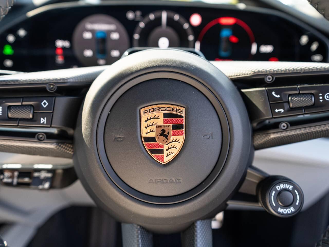 Porsche Cayenne view 21