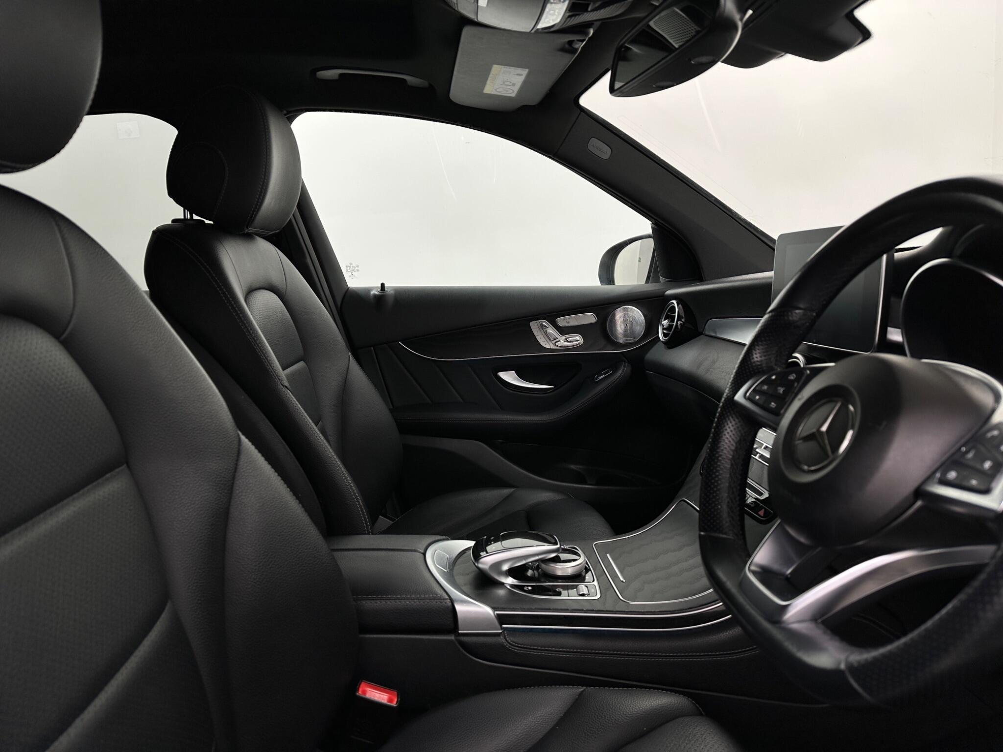 Mercedes-Benz GLC view 32