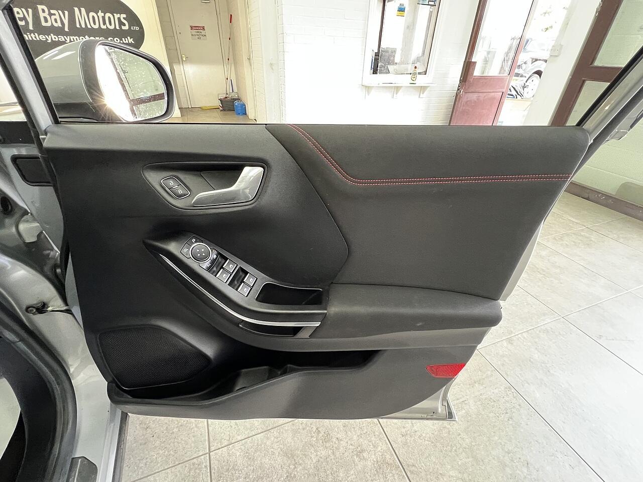 Ford Puma view 13