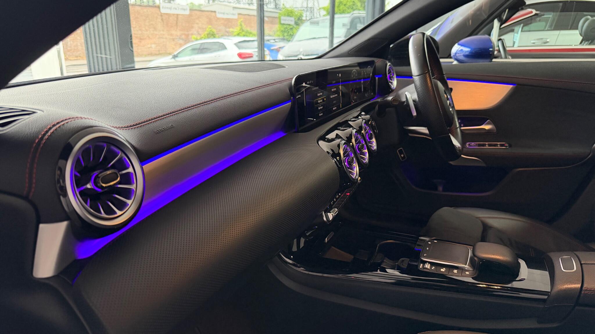 Mercedes-Benz Cla view 14