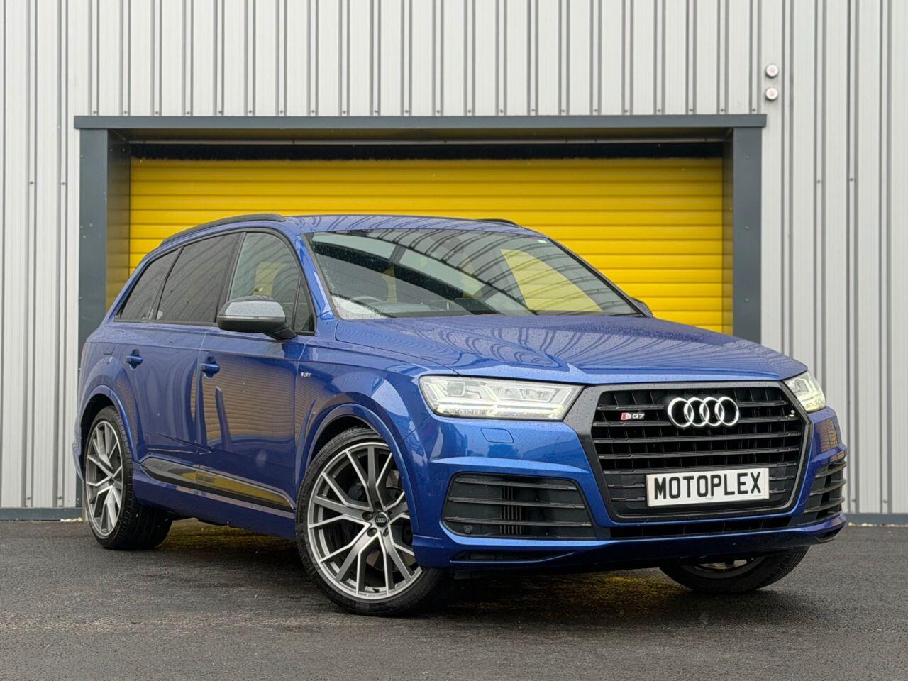 Audi SQ7 view 3