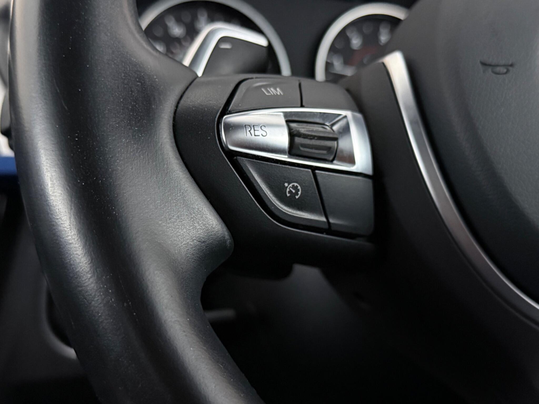 BMW 3 Series view 11