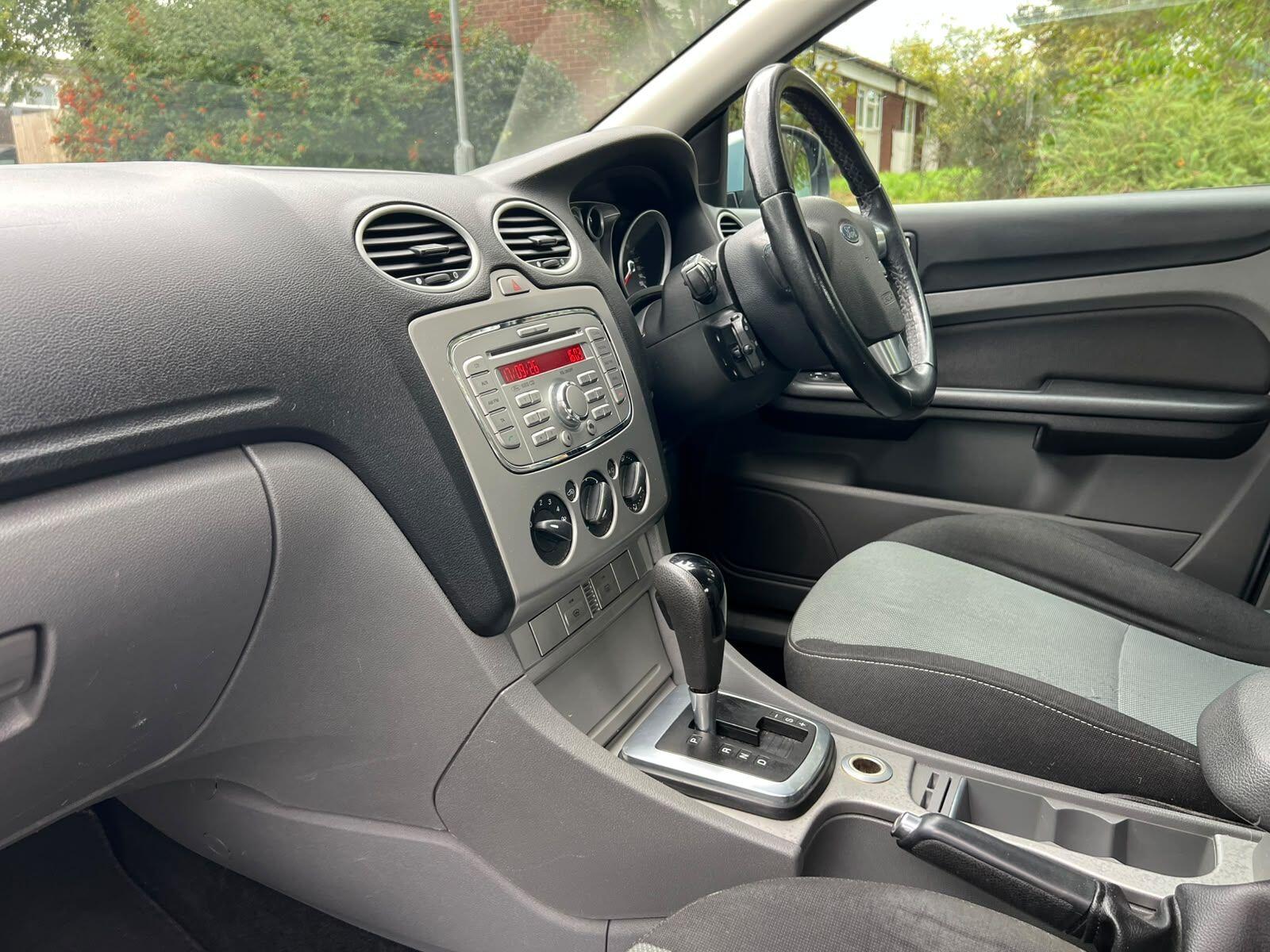 Ford Focus view 28