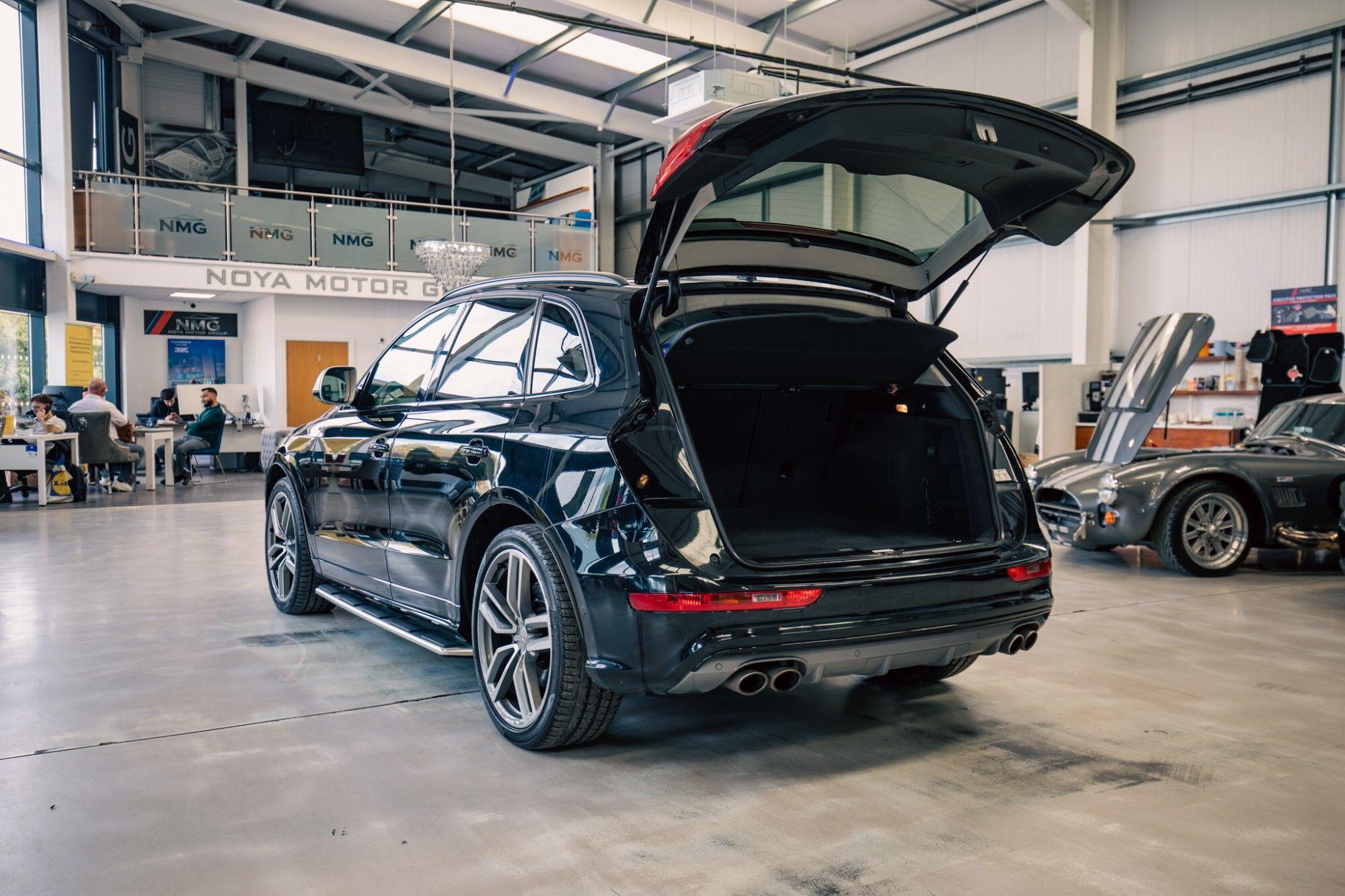 Audi SQ5 view 33