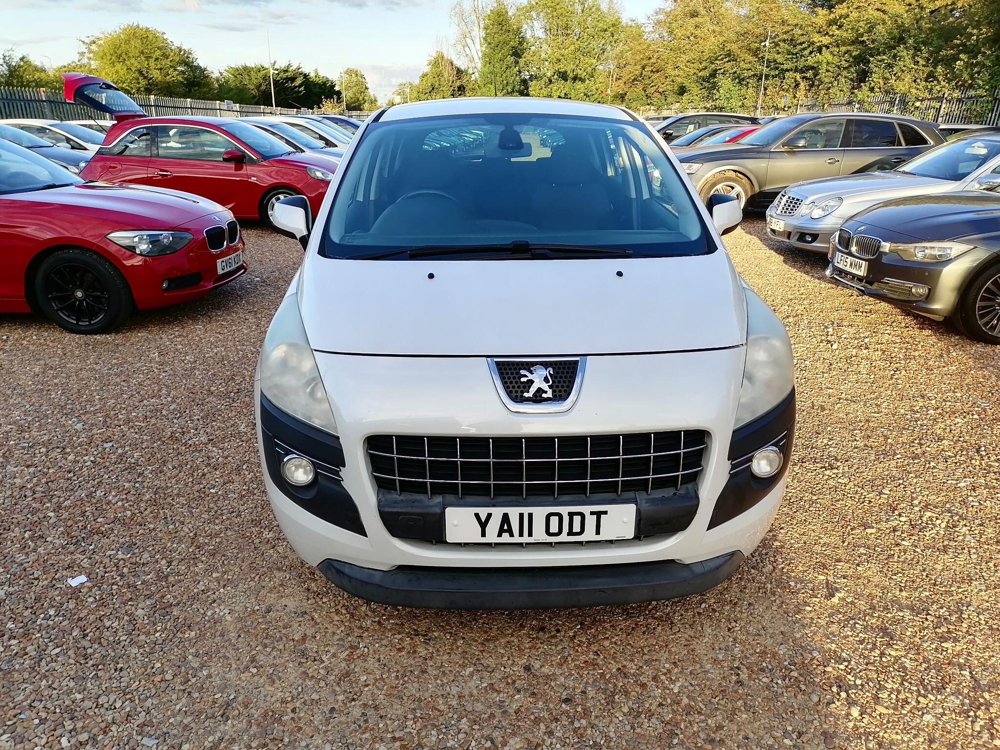 Peugeot 3008 view 2