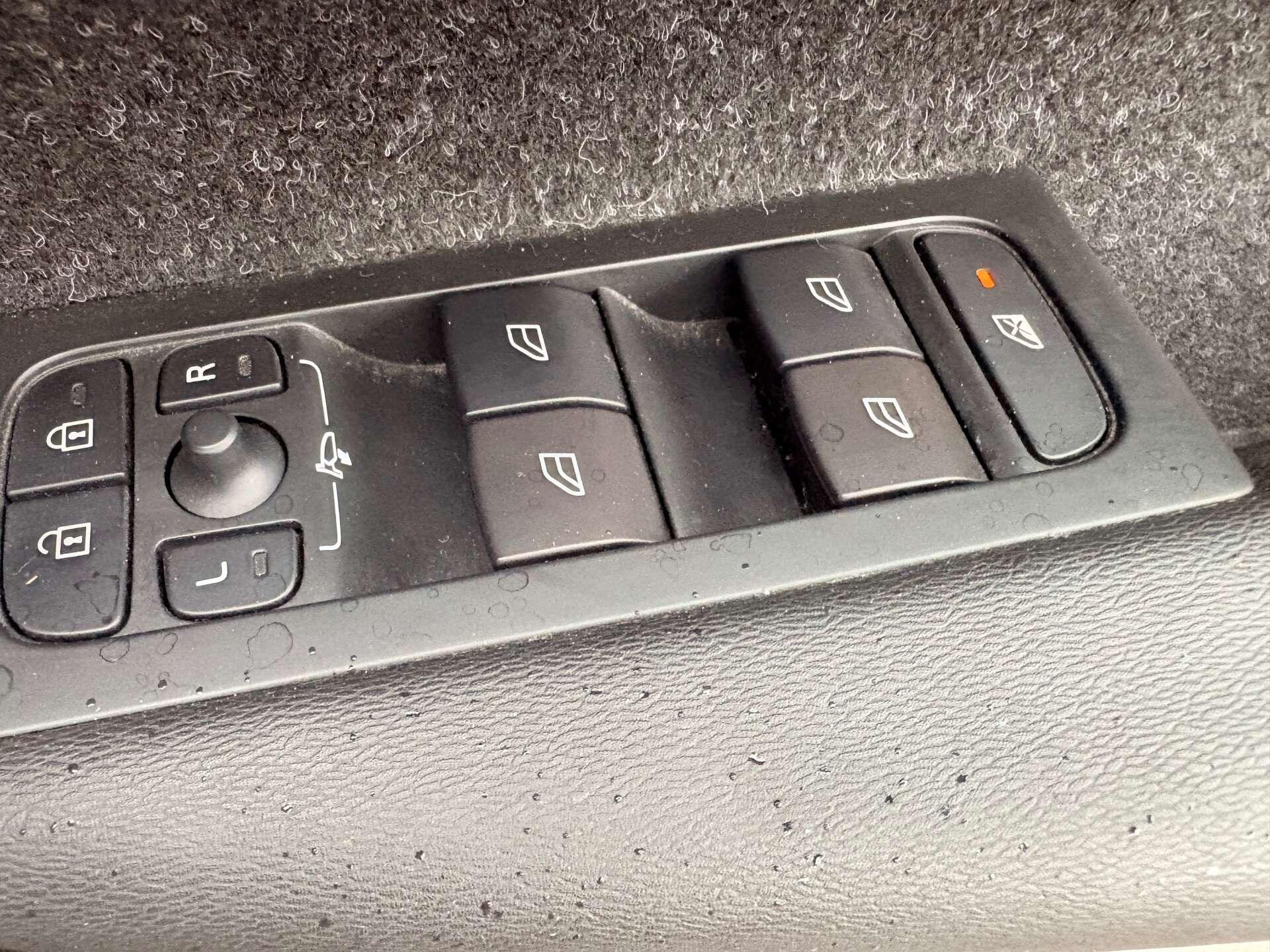 Volvo XC40 view 35