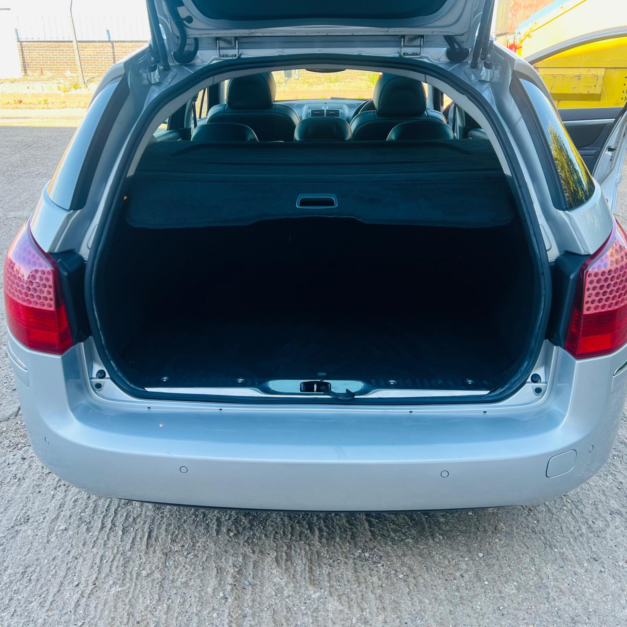 Peugeot 407 view 8
