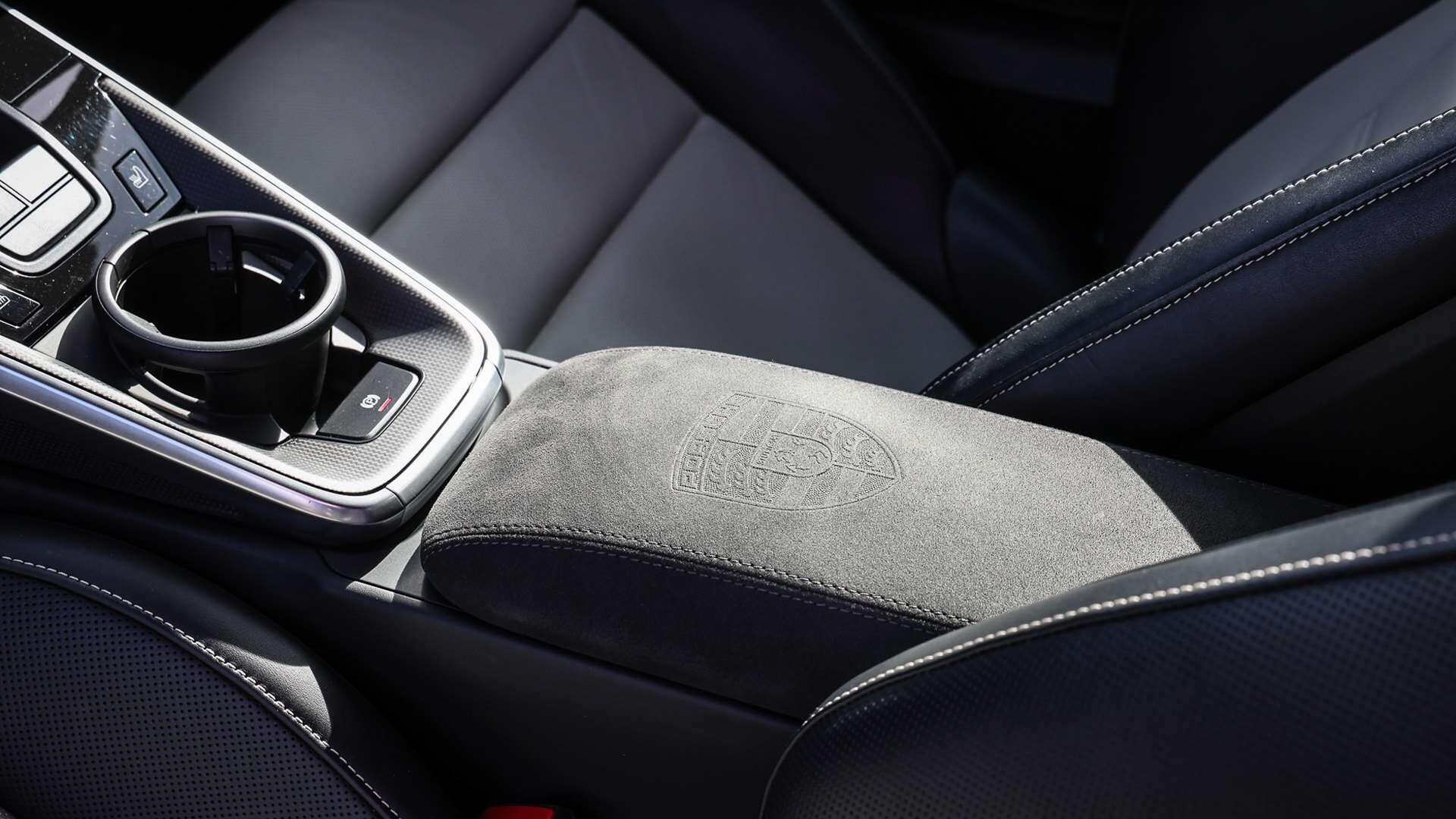 Porsche 911 view 18
