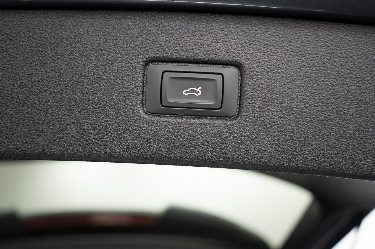 Audi Q7 view 42