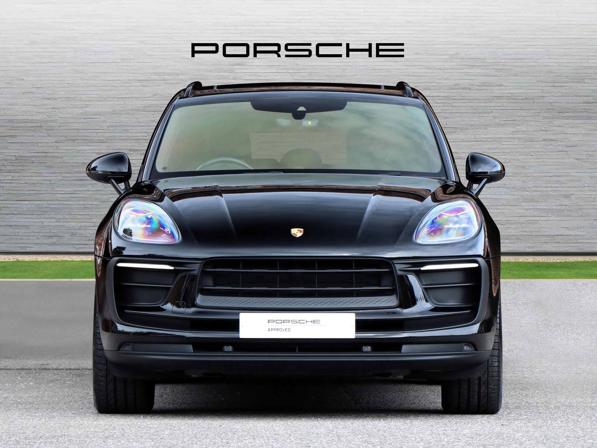 Porsche Macan view 6