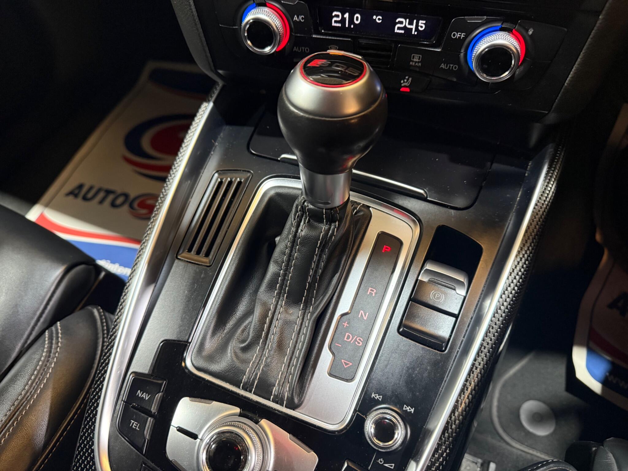 Audi SQ5 view 18