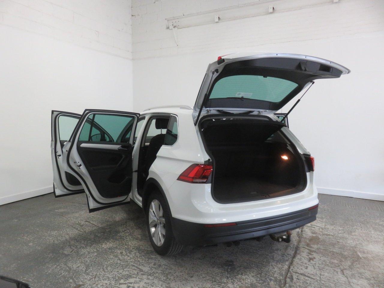 Volkswagen Tiguan view 19
