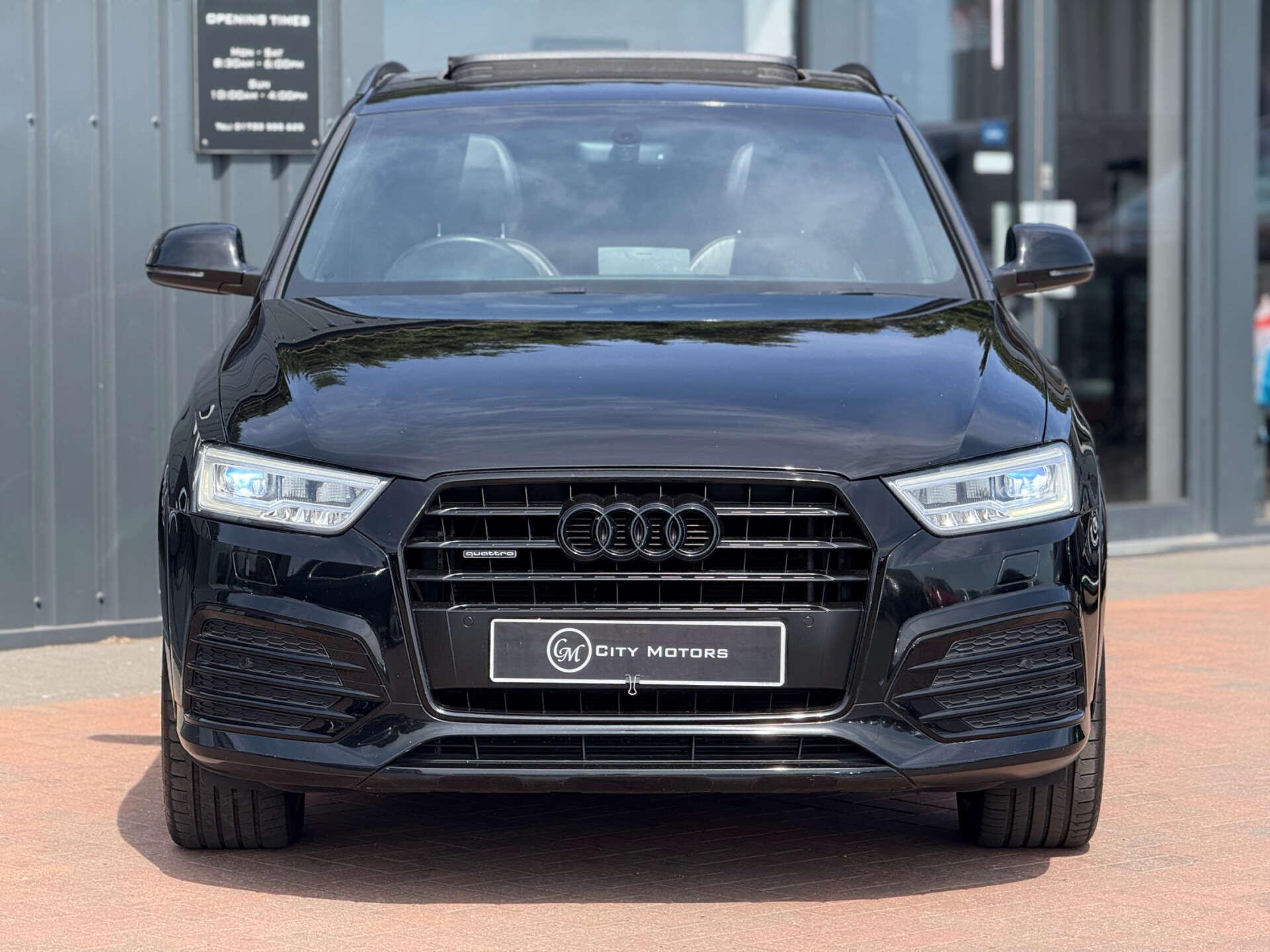 Audi Q3 view 11