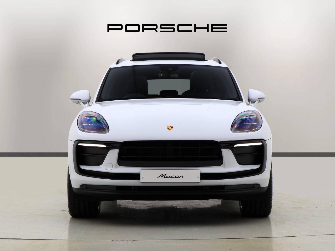 Porsche Macan view 6