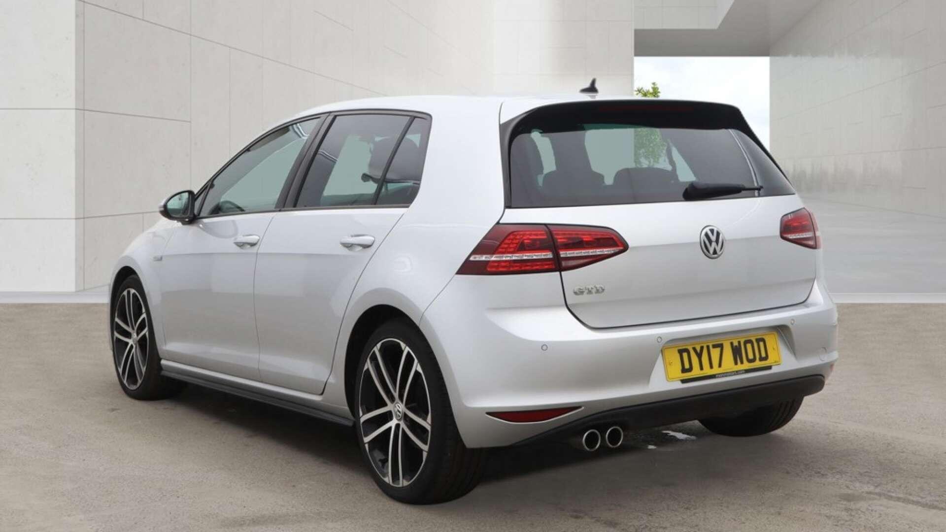 Volkswagen Golf view 8